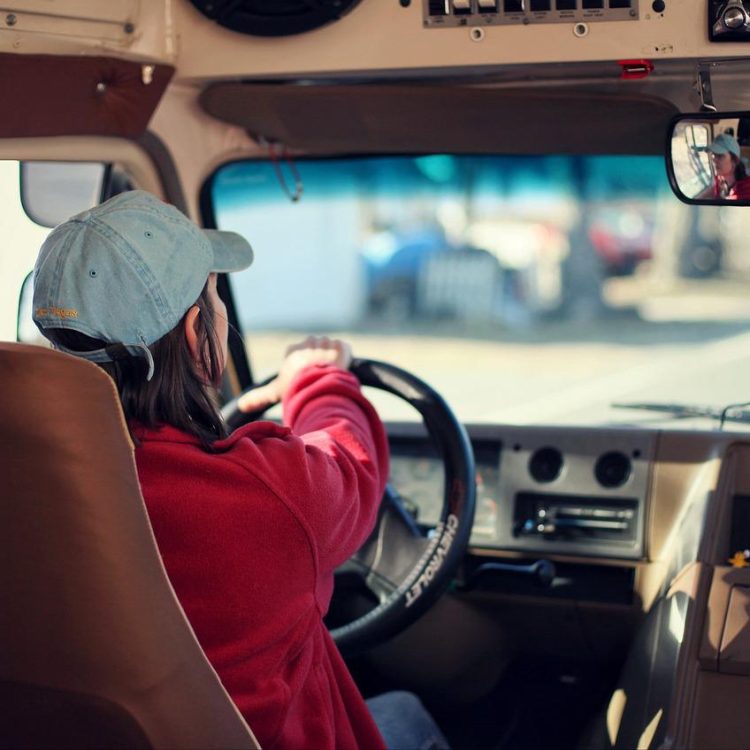 bus-driver-g3c90946f7_1280
